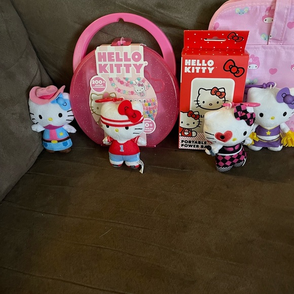 Hello kitty bundle - Picture 2 of 3